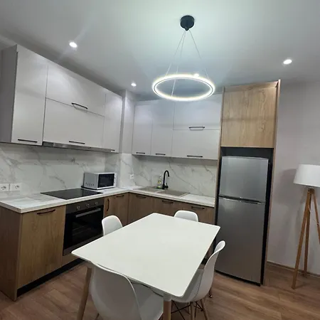 Luxury 2Bd Apartment Near Delijorgji Διαμέρισμα