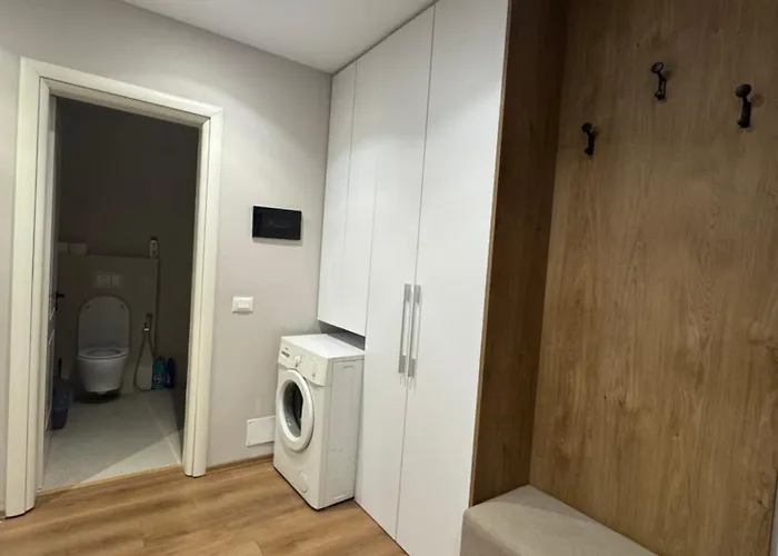 Prayla Luxury 2bd At Delijorgji 地拉那