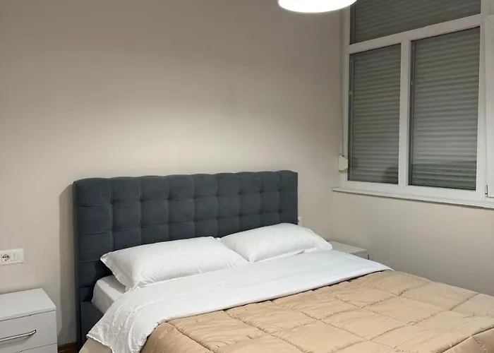 Prayla Luxury 2bd At Delijorgji 地拉那